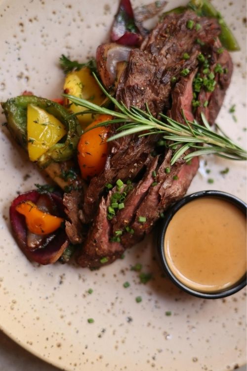 O Alecrim é muito versátil na culinária.